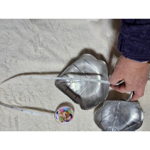 2 Buenilum Aluminum Leaf Dish Tray~ Hand Wrought Hammered w/Curly‎ Vine Handle - Picture 2 of 3